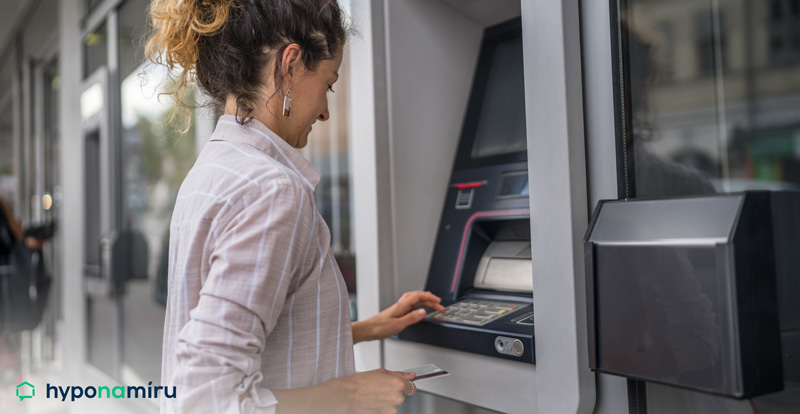 Poplatek za výběr z cizího bankomatu